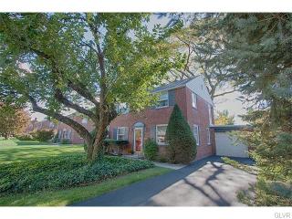 2438 Highland St, Allentown, PA 18104-3636