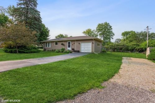7213 Hiawatha Dr, Bull Valley, IL 60097-8344