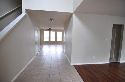 118 Invierno St, Uhland TX  78640-5498 exterior