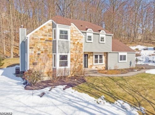 77 Knob Hill Rd, Hackettstown, NJ 07840-4205