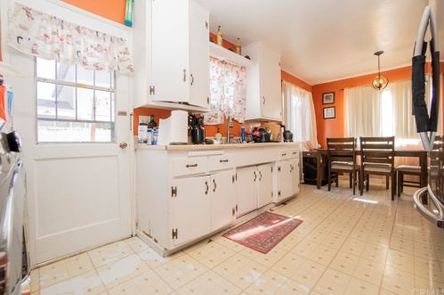 3210 134th Pl, Hawthorne CA  90250-6319 exterior