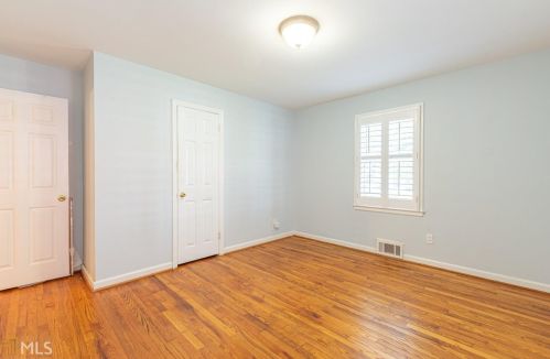1745 Cambridge Ave, Atlanta GA  30337-2061 exterior