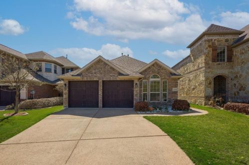 1344 Cog Hill Dr, Fort Worth, TX 76120-4192