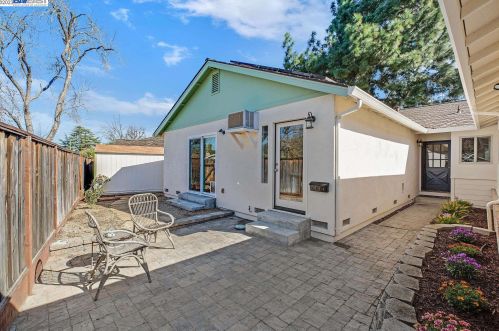 1044 Belvedere Ln, San Jose, CA 95129-2901