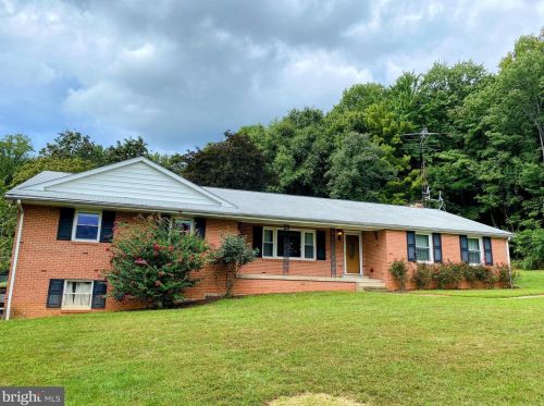 11102 Putman Rd, Graceham MD  21788-2747 exterior