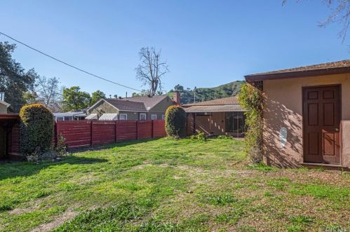 1828 Canada Blvd, Glendale CA  91208-2610 exterior