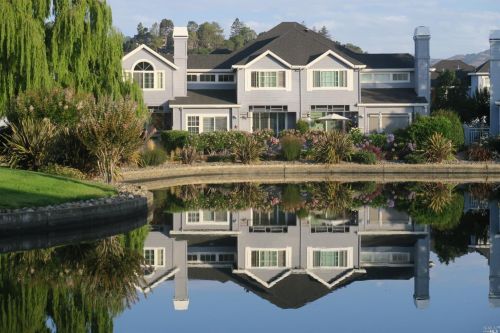 52 Mariners Cir, San Rafael, CA 94903-5115