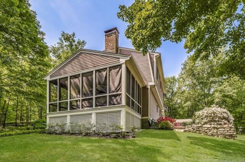 63 Bashon Hill Rd, Bozrah, CT 06334-1202