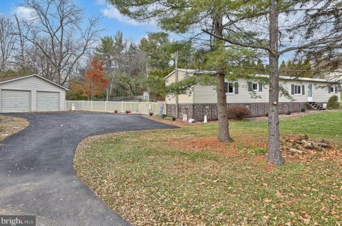 606 Spg Gdn St, Carlisle PA  17013-2526 exterior