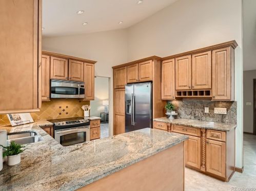 16572 Crestline Pl, Aurora CO 80015-4308 exterior