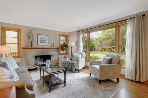 879 Hoyt Ave, Saint Paul MN  55106-1042 exterior