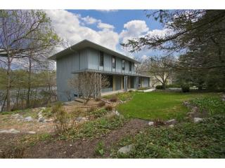 15540 Willowood Dr, Hopkins, MN 55345-5530