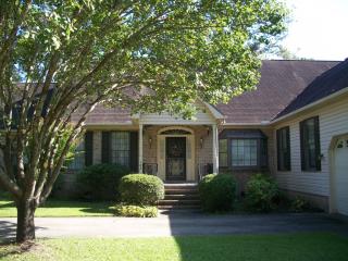 102 Holly Ln, Cape Lookout National Seasho, NC 28516-9437