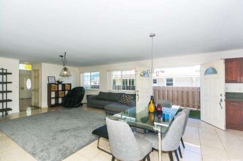 1009 13th Ave, Honolulu HI  96816-3835 exterior