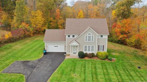 85 Nutmeg Cir, Colchester CT  06415-2314 exterior