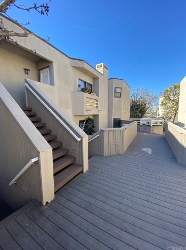 12536 Montecito Rd, Seal Beach, CA 90740-2726