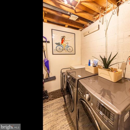 5271 Bradgen Ct, Springfield VA  22151-3505 exterior