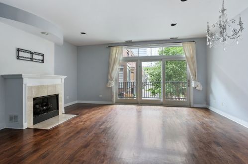 315 Jefferson St, Chicago, IL 60661-1145
