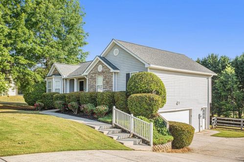 77 Hillcrest Dr, Hiram, GA 30141-5169