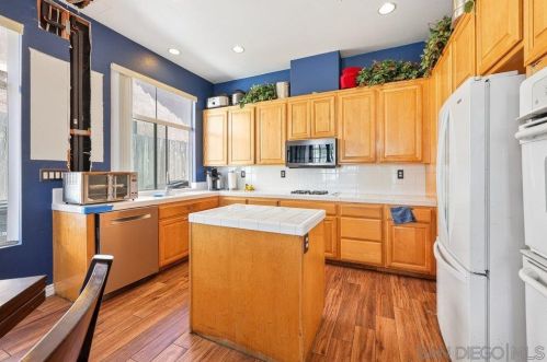 949 Paseo La Cresta, Chula Vista CA  91910-6729 exterior
