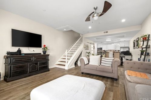 17200 Newhope St, Santa Ana, CA 92708-4229