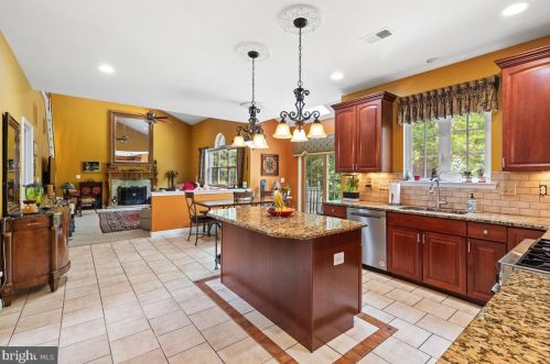 13 Colts Run Rd, Princeton NJ  08540-8593 exterior