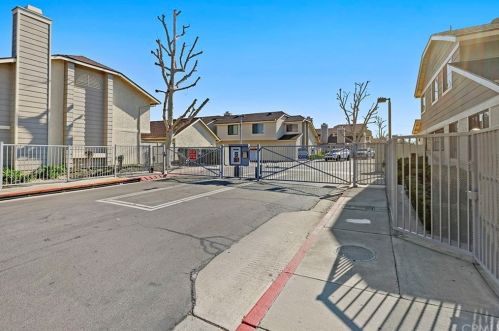 1700 Cerritos Ave, Anaheim CA  92804-6178 exterior