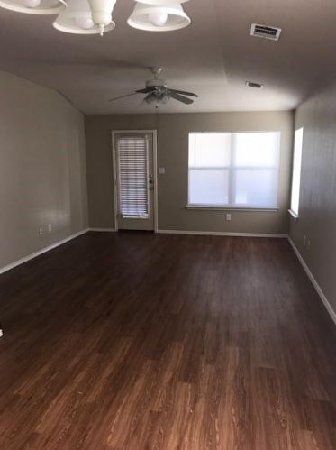 610 Scrutchins, Uhland TX  78640-5436 exterior