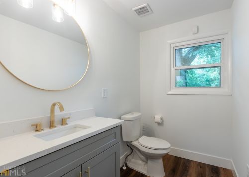 2892 Humphries Dr, Atlanta GA  30354-2434 exterior