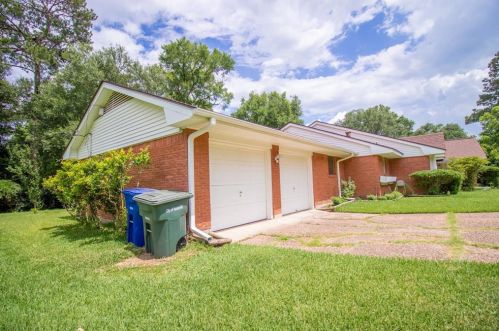 331 Roundabout Rd, Huntsville, TX 77320-3419
