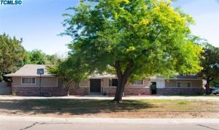 3117 Royal Oaks Dr, Visalia, CA 93277-4217