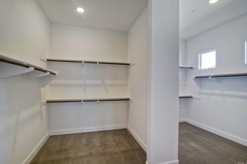 1833 Sugarbush Dr, Vista CA 92084 exterior