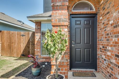 9225 Coral Ln, Fort Worth TX  76140-5653 exterior