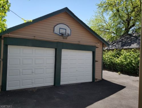 15 Brown St, Maplewood NJ 07040-3013 exterior