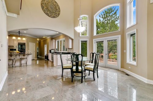 9171 Falling Waters Dr, Willowbrook IL  60527-0717 exterior