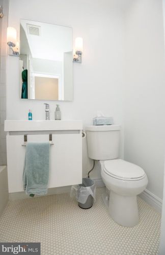 1009 Rosemere Ave, Silver Spring MD 20904-3007 exterior