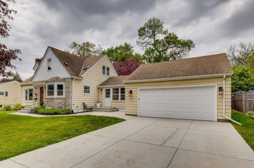1935 Asbury St, Saint Paul MN  55113-5818 exterior
