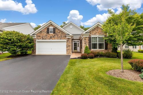11 Danbury Ct, Jackson Twp, NJ 08527-4780