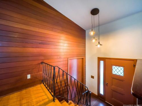 80 Palmer Dr, Wapping, CT 06074-2805