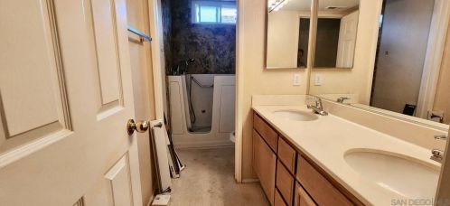 1888 Timber Trl, Vista CA 92081-7326 exterior