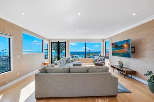219 Dianthus St, Manhattan Beach, CA 90266-6714