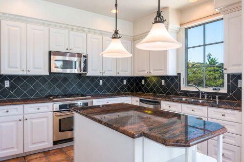 220 Santa Barbara St, Santa Barbara, CA 93101-1866
