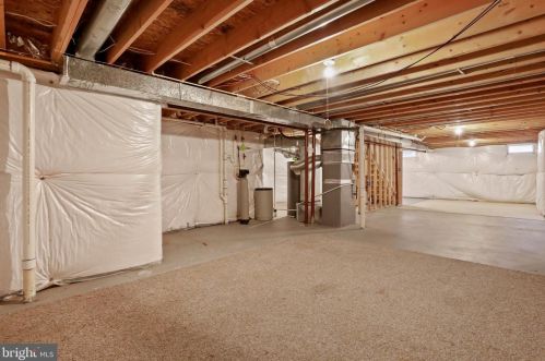 49 Pebble Beach Cir, Charles Town WV  25414-4061 exterior