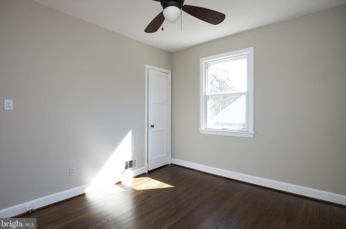 221 Dl Dr, Silver Spring MD 20910-1501 exterior