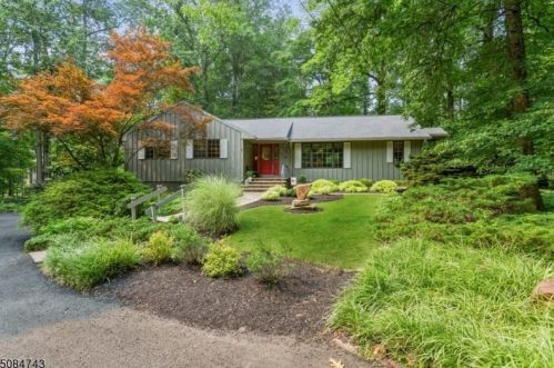 44 Water Ln, Berkeley Heights, NJ 07922-2320
