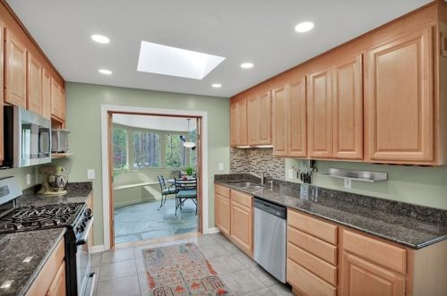2443 Echo Dr, Atlanta GA  30345-3526 exterior