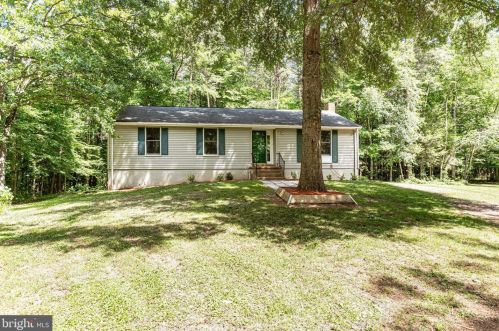 4009 Elk Ct, Midland, VA 22728-2301