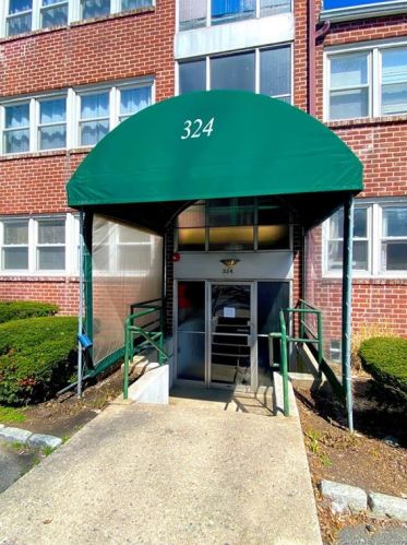 324 Strawberry Hill Ave, Norwalk CT  06851-4328 exterior