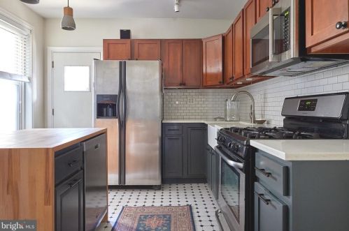 413 42 St, Philadelphia PA 19104-2216 exterior