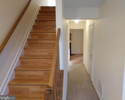 8857 Goose Landing Cir, Columbia, MD 21045-2174